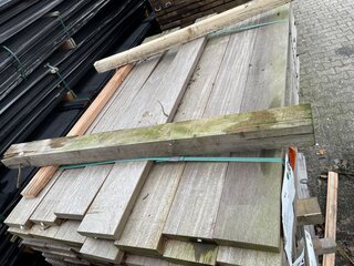Ca. 142x Guyana Ipé hardhouten planken geschaafd, 25x120mm, 121/65cm 2